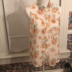 EUC Kendall & Kylie Floral Button Down Shirt A1
